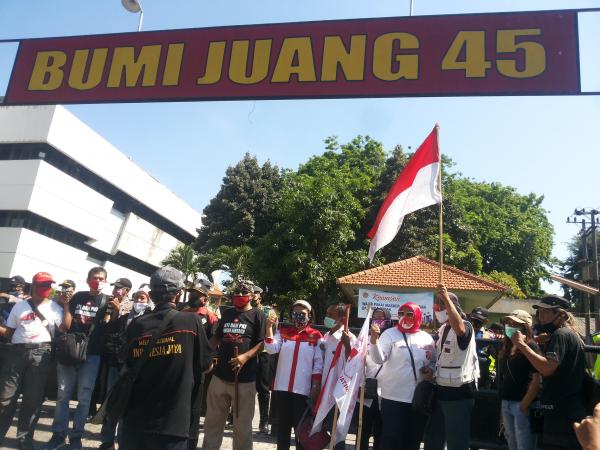 Acara KAMI di Surabaya, Diblokade Warga hingga Dibubarkan Polisi
