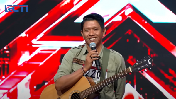 Bawa lagu Tiara,  Kris Tomahu Kontestan Asal Maumere Bikin Juri X Factor Indonesia Terpukau 